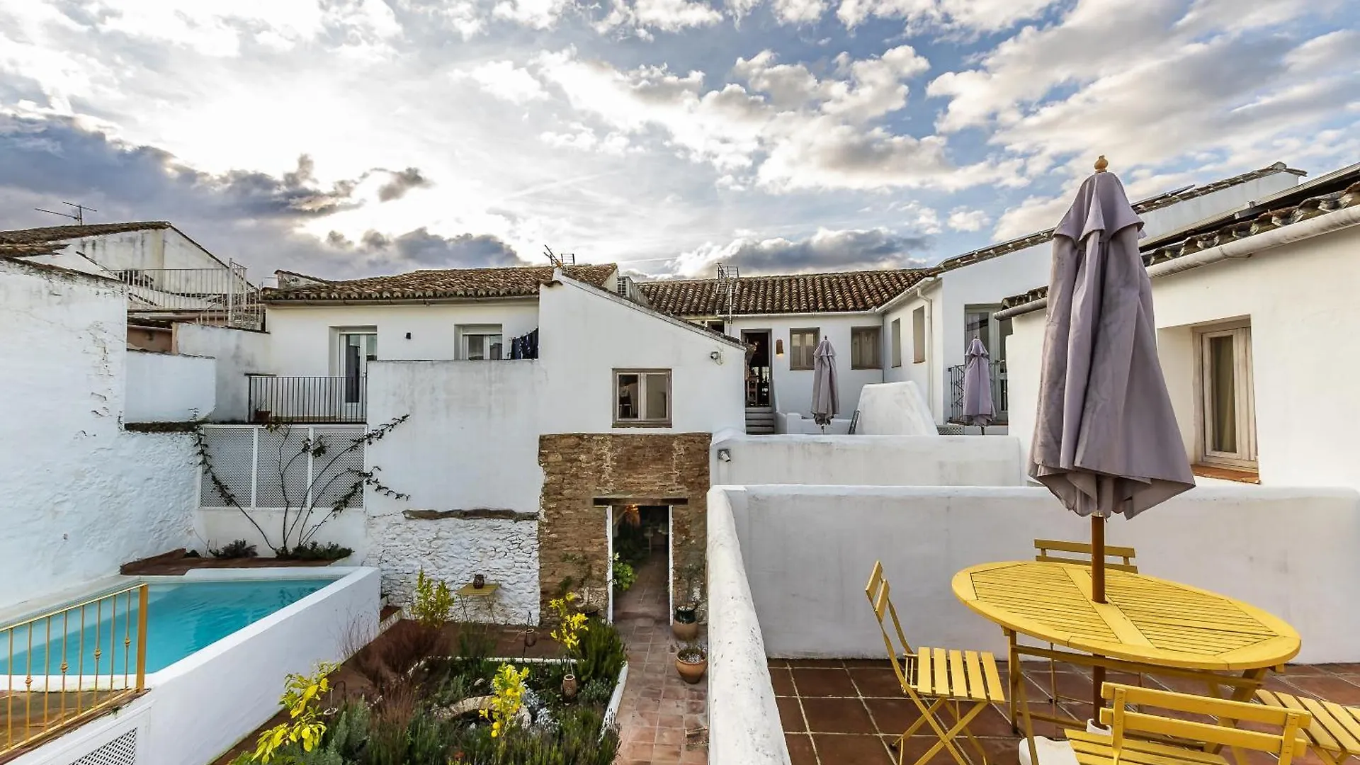 Romantic Ronda Garden Cottage