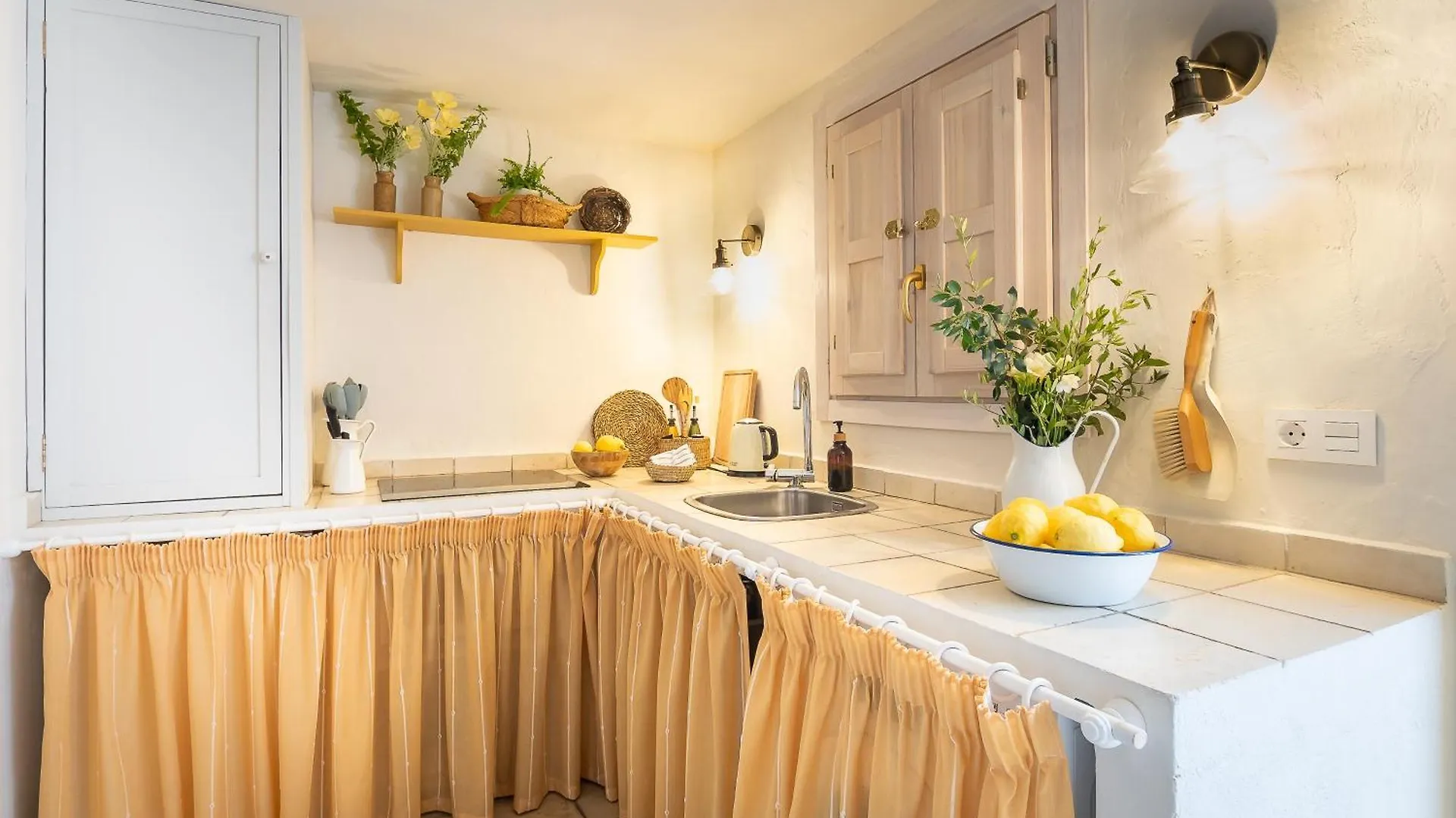 Romantic Ronda Garden Cottage Apartment